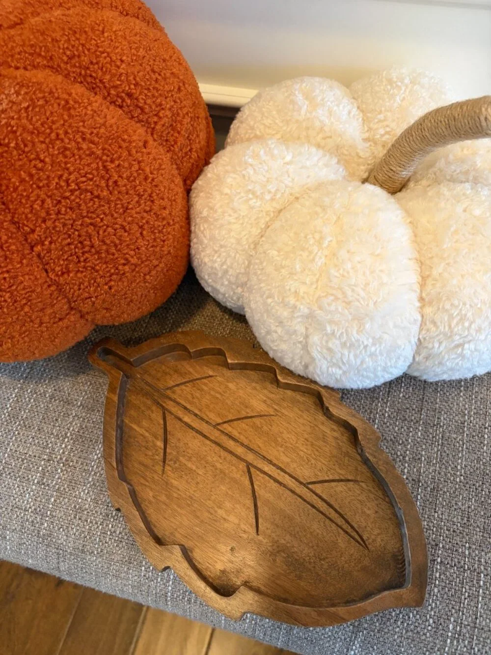 Wooden Leaf Decor